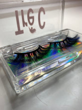 Load image into Gallery viewer, Brezzy Blue Lash – 20 mm Long Mink Lashes