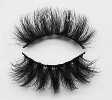 Load image into Gallery viewer, Halo Lash – 20 mm Long Mink Lashes