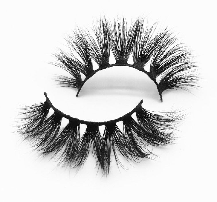 Danger Lash – 15 mm Short Mink Lashes