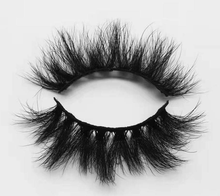 Sasha Lash – 20 mm Long Mink Lashes